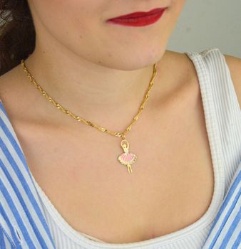 Stylowy łańcuszek damski ze złota próby 585, model DIA-LAN-13773-585. Splot Singapur (47), długość 45 cm, szerokość 2,5 mm, waga 5,89 g, zapięcie na karabińczyk. Elegancja i luksus w jednym.JPG